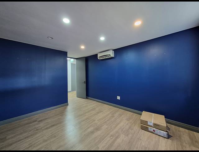 15M² OFFICE TO LET IN DUNKELD WEST
